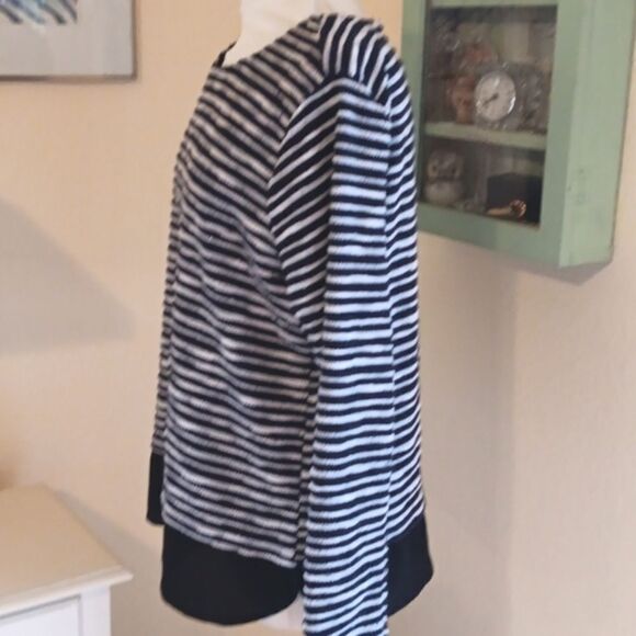 Croft and Barrow Knot Top - Picture 4 of 10